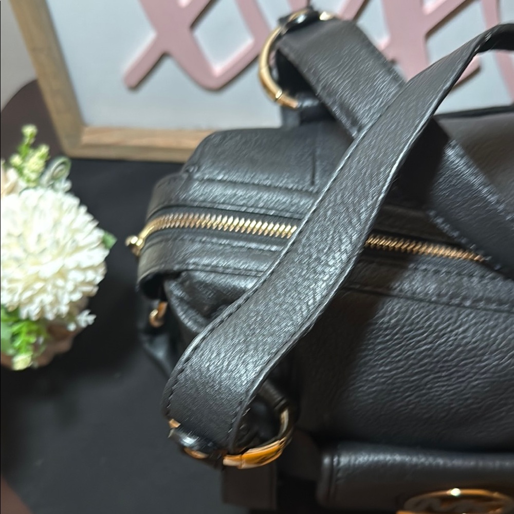 VINTAGE Y2K Michael Kors Black Fulton Pebbled Leather Satchel with Gold Hardware - Picture 5 of 16